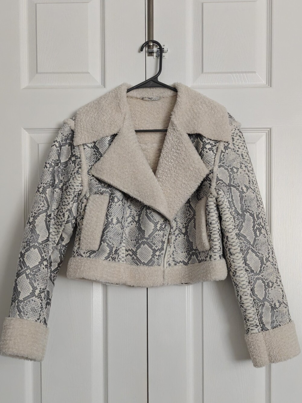 Faux Shearling Snake Print Fleece Jacket - Cream/Gray